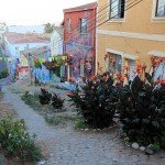 Een typische straat in Valparaiso